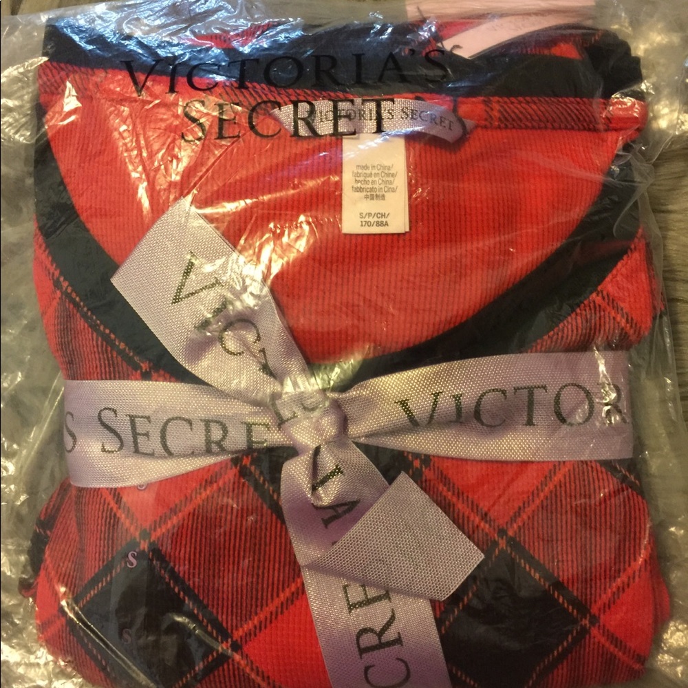 Victoria's Secret Red/Black Buffalo Thermal PJ Set - Picture 2 of 4